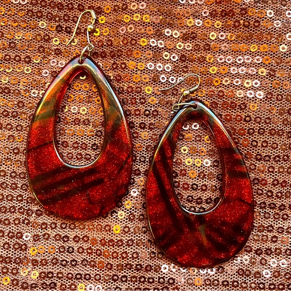 Red Plaid Acrylic Tear Drop Dangle Earrings - Picture 2 of 3